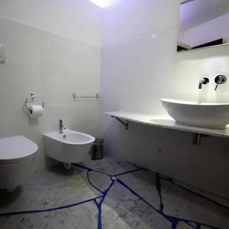 Holiday home Casa Storica A 10' Dal Treno E 15' Dai Traghetti *