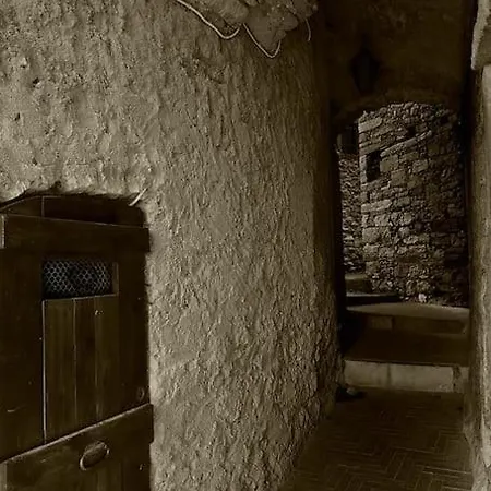 Casa Storica A 10' Dal Treno E 15' Dai Traghetti Holiday home